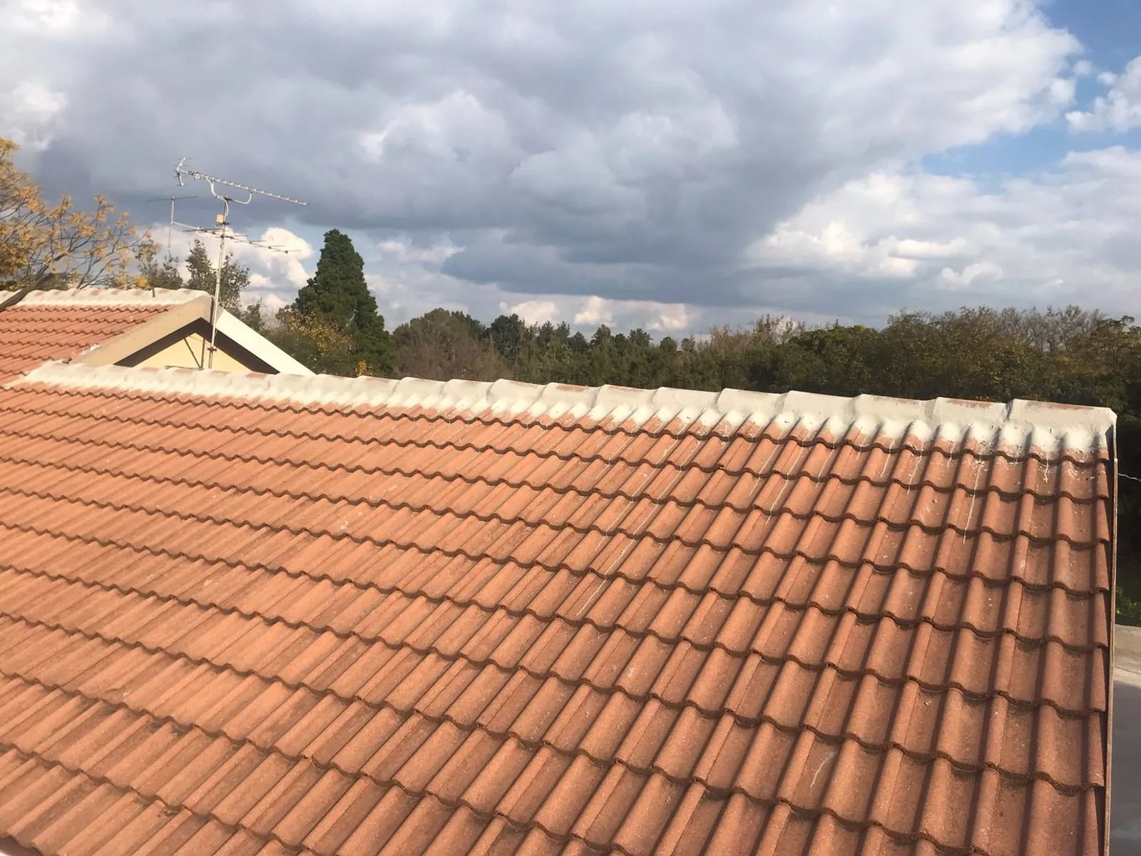 Ridges sealed with cementitious waterproofing